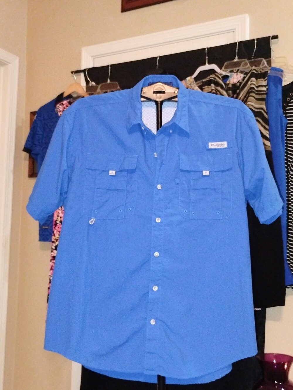 Columbia Men’s Short-Sleeve Button-Front Shirt in Bright Blue